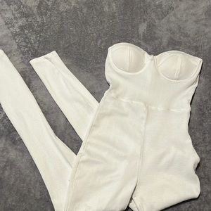 Jumpsuit worn once good condition from fashion nova